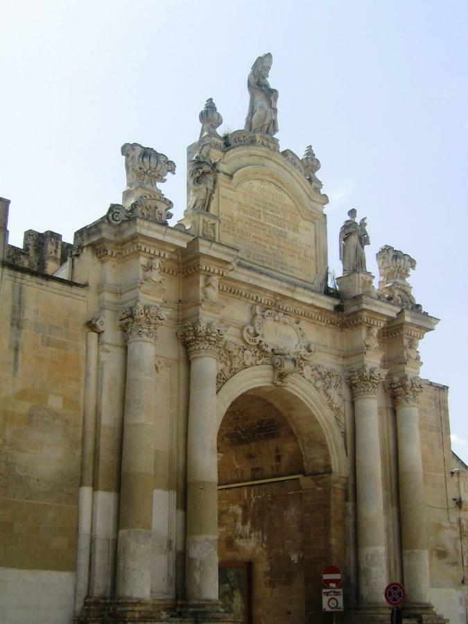 Apartamento Dimora Dei Baroni Lecce Exterior foto